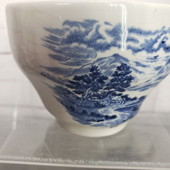 Vintage Royal Warwick "Lochs of Scotland" Blue and White Porcelain Tea Cup‎ - Picture 8 of 10